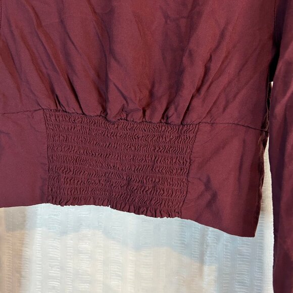 V-Neck Clasp Cropped Shirt Womens Sz Medium - Picture 8 of 10